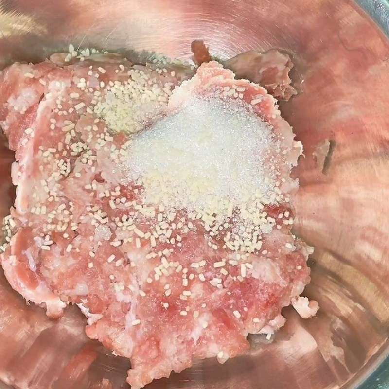 Bước 1 Sơ chế và ướp thịt băm đậm đà Canh nấm bào ngư thịt băm