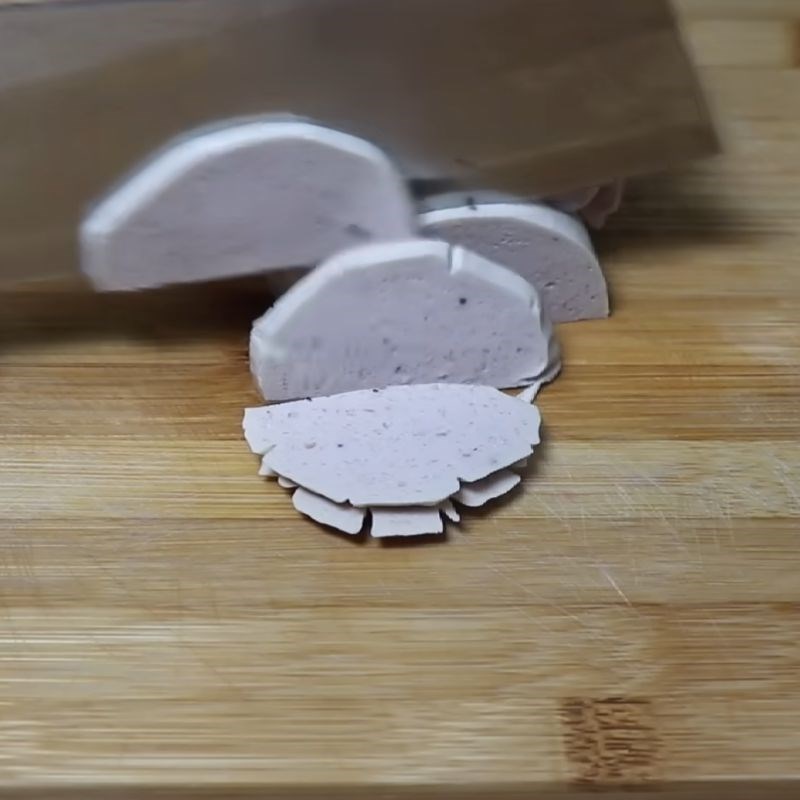 Bước 4 Sơ chế và xào topping ăn kèm Bún chay Huế