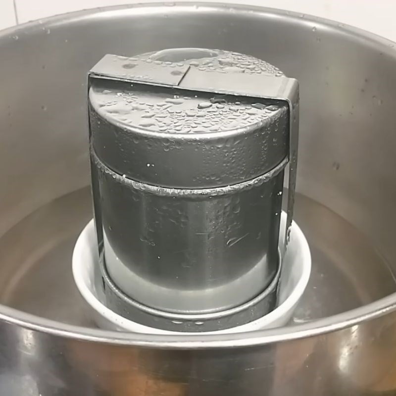 Bước 3 Tạo hình và hấp chả lụa chay từ đậu hũ chả lụa chay bằng đậu hũ