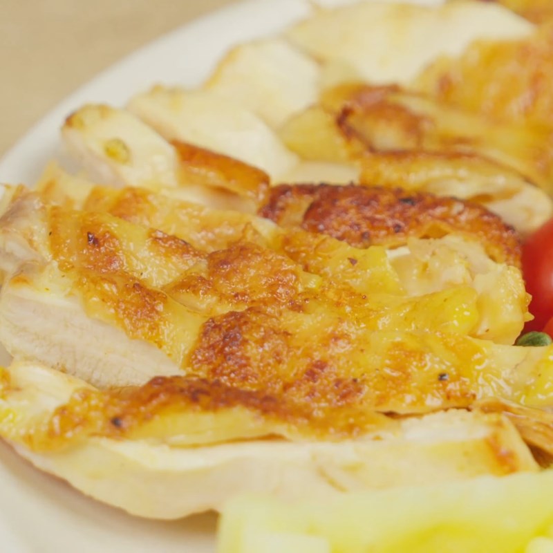 Bước 4 Thành phẩm Ức gà áp chảo giảm cân