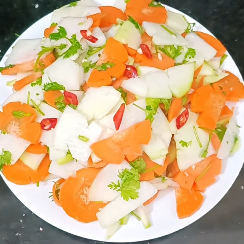 Bước 7 Thành phẩm Nộm su hào cà rốt thái miếng
