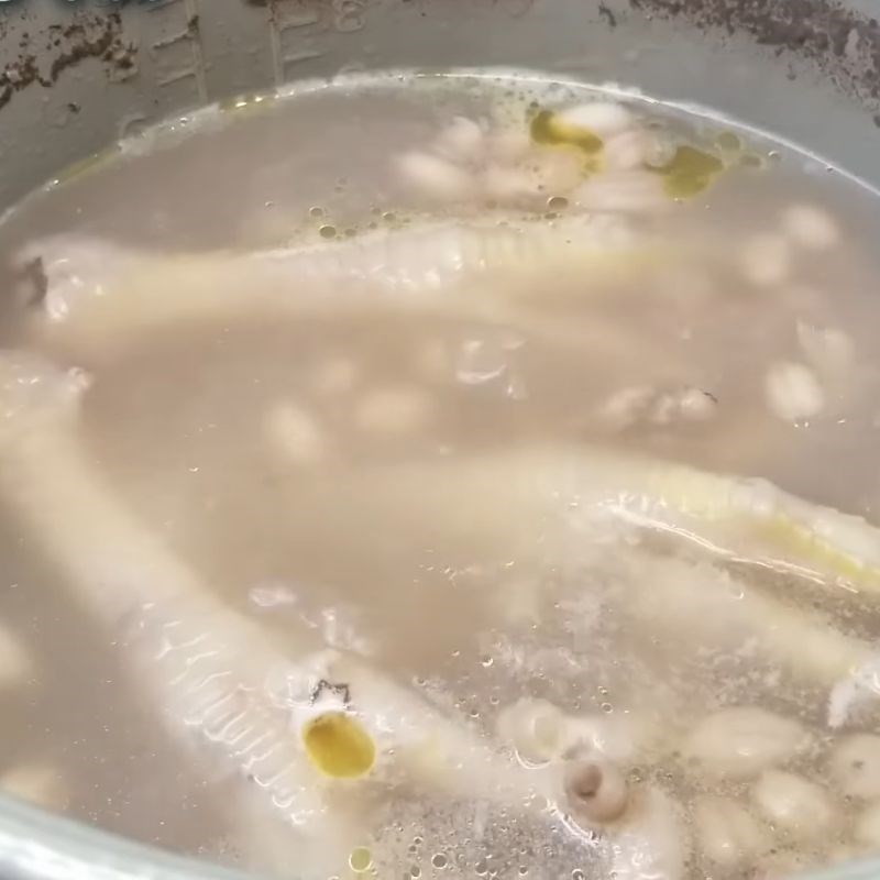 Bước 4 Thành phẩm Chân gà hầm đậu phộng