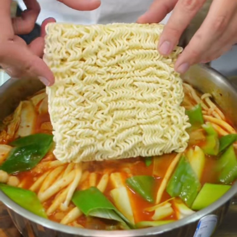 Bước 5 Thành phẩm Lẩu sườn bò kim chi