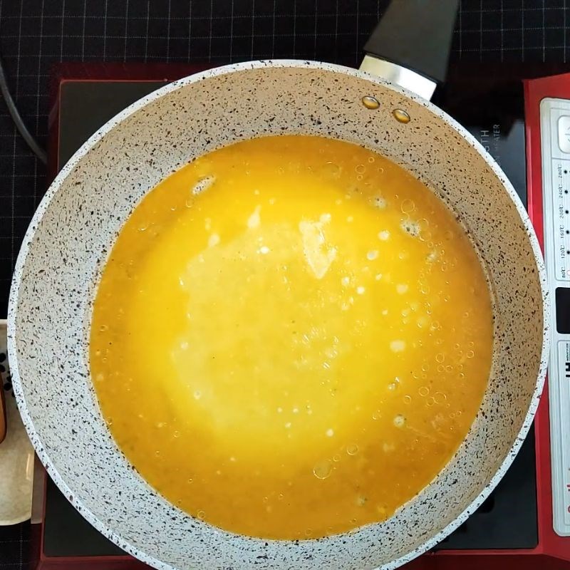 Bước 3 Thêm rong biển và tráng trứng lần 2 Trứng cuộn rong biển