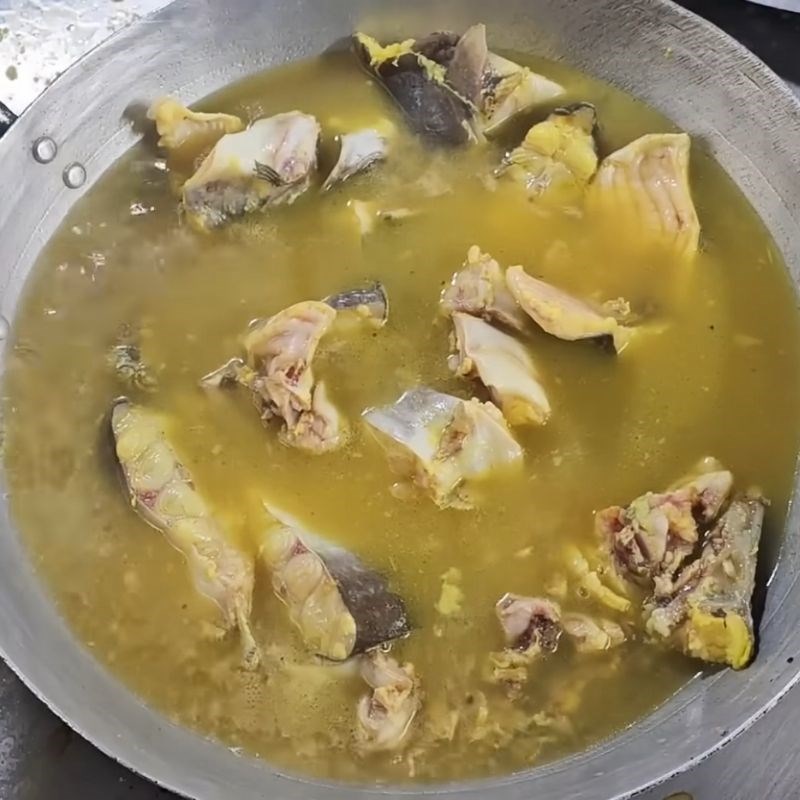 Bước 3 Trình bày cá ngạnh ăn lẩu (2 cách) Lẩu cá ngạnh nhúng mẻ