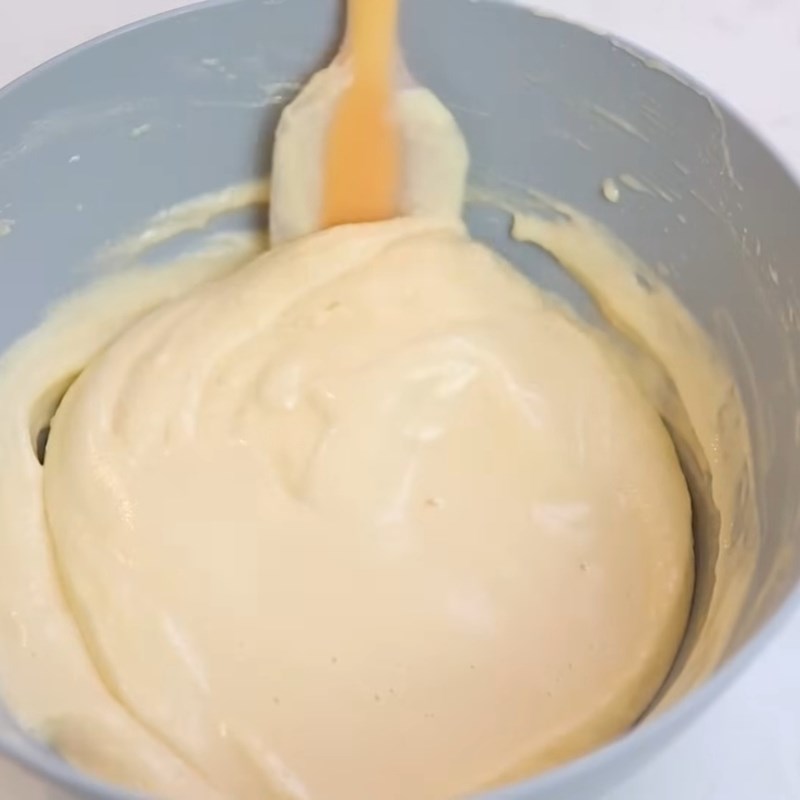 Bước 3 Trộn bột bánh gato Bánh gato bằng nồi chiên không dầu