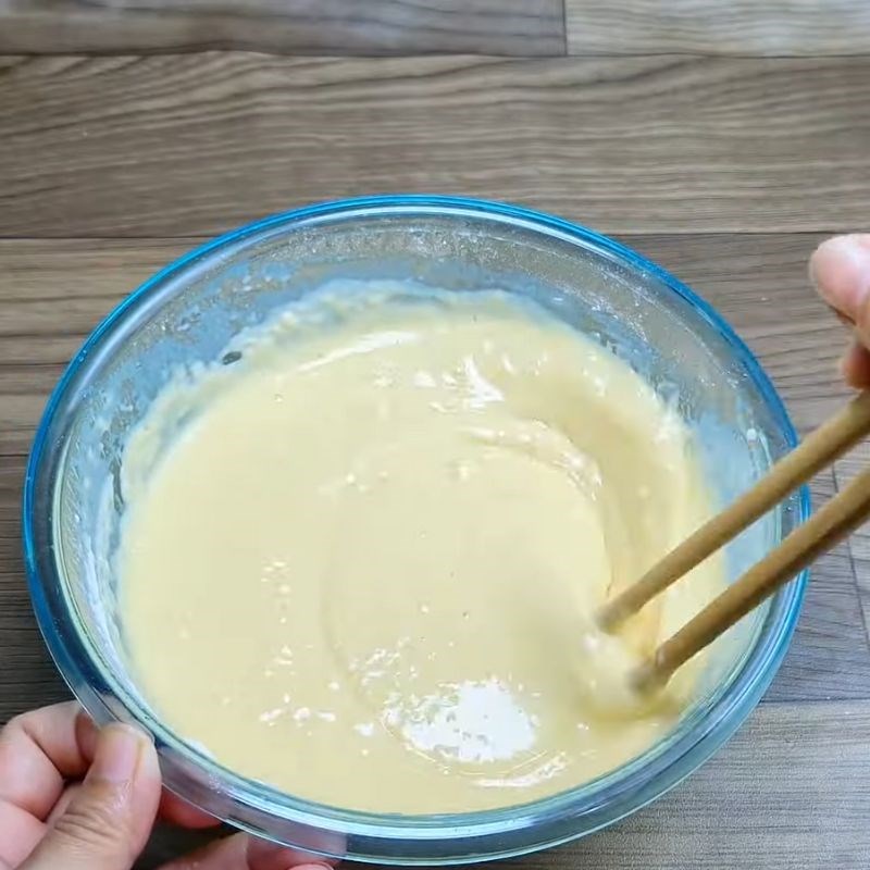 Bước 1 Trộn bột bánh rán Bánh rán bằng bột mì