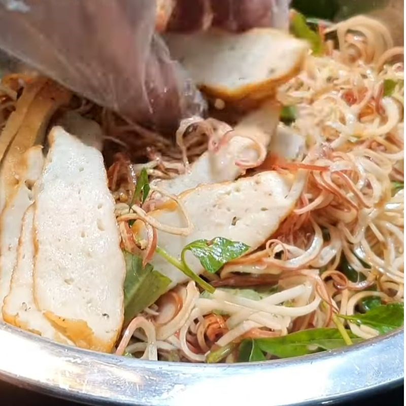 Bước 4 Trộn gỏi bắp chuối chay đậm đà gỏi bắp chuối chay