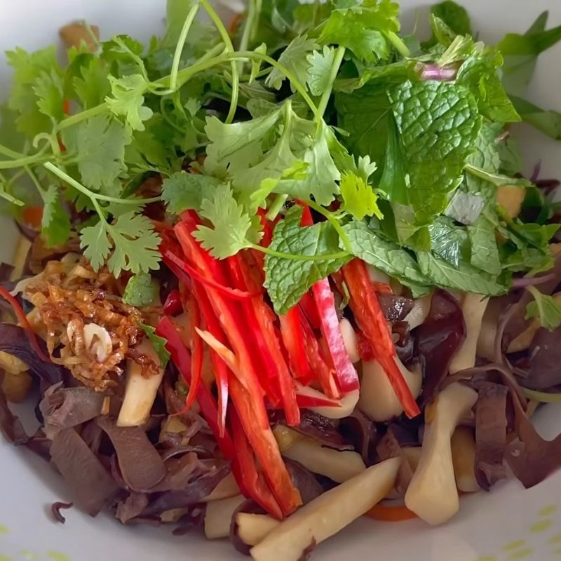 Bước 6 Trộn gỏi và trình bày gỏi chay thập cẩm