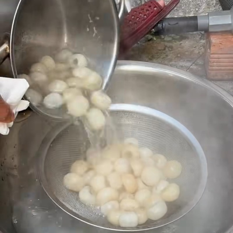 Bước 3 Trụng cà pháo với phèn chua Mứt cà pháo