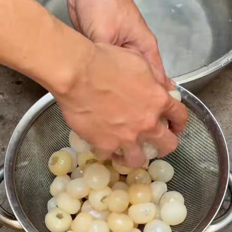 Bước 3 Trụng cà pháo với phèn chua Mứt cà pháo