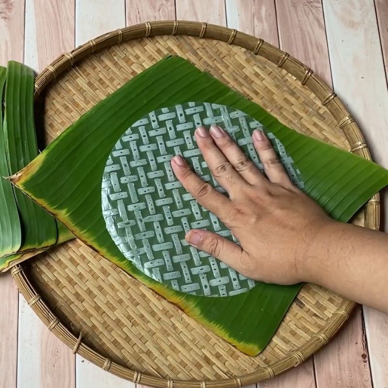 Bước 2 Ủ bánh tráng lá chuối theo phương pháp truyền thống Bánh tráng lá chuối