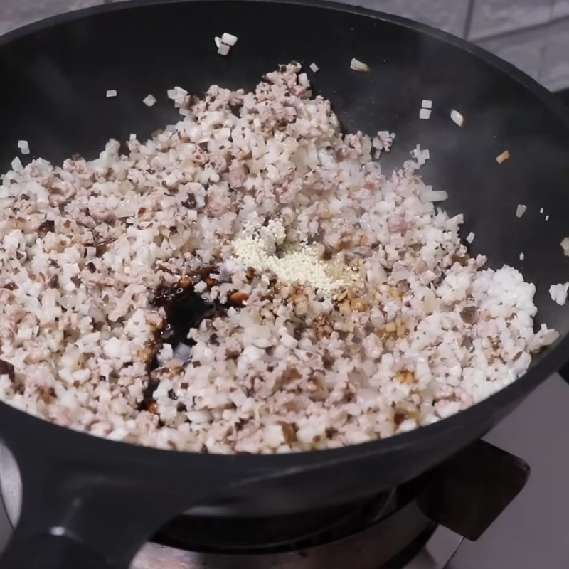 Bước 2 Làm nhân thịt băm mộc nhĩ Bột làm bánh cuốn