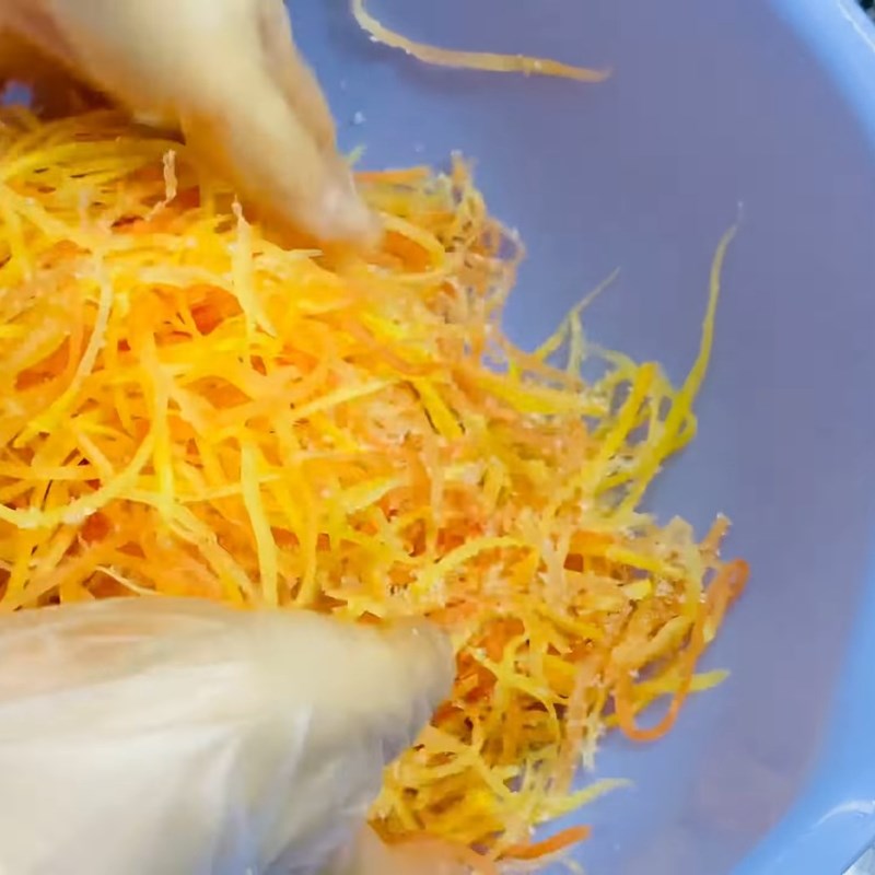 Bước 2 Ướp đường đu đủ tạo vị ngọt thanh Mắm đu đủ cá linh