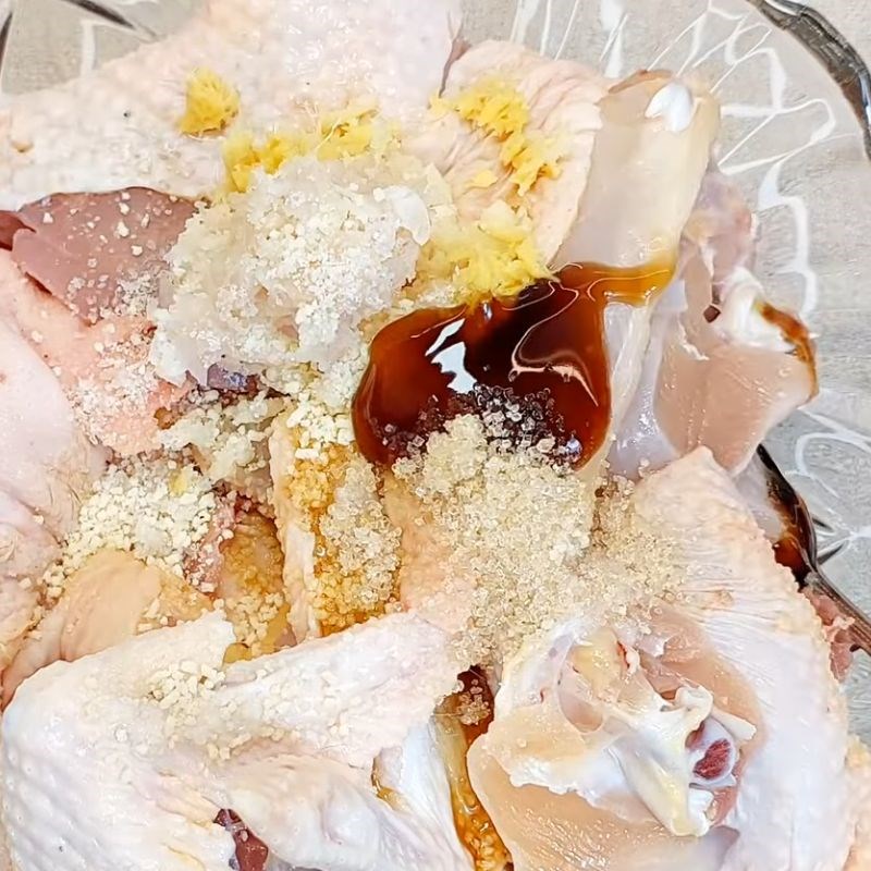 Bước 2 Ướp gà đậm đà hương vị Gà tần thuốc bắc