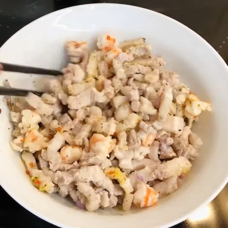 Bước 3 Ướp nhân tôm thịt Bánh bèo Nghệ An