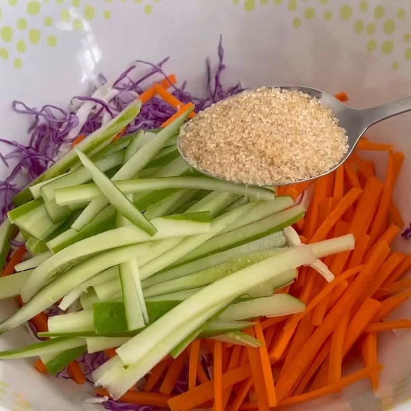 Bước 2 Ướp rau củ giữ độ giòn gỏi chay thập cẩm