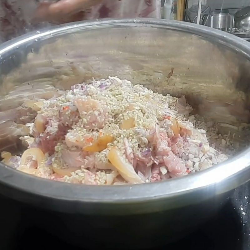 Bước 2 Ướp thịt bê đậm đà Bê xào lăn