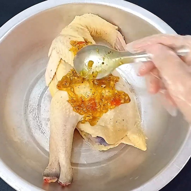 Bước 2 Ướp thịt gà Gà hấp tỏi
