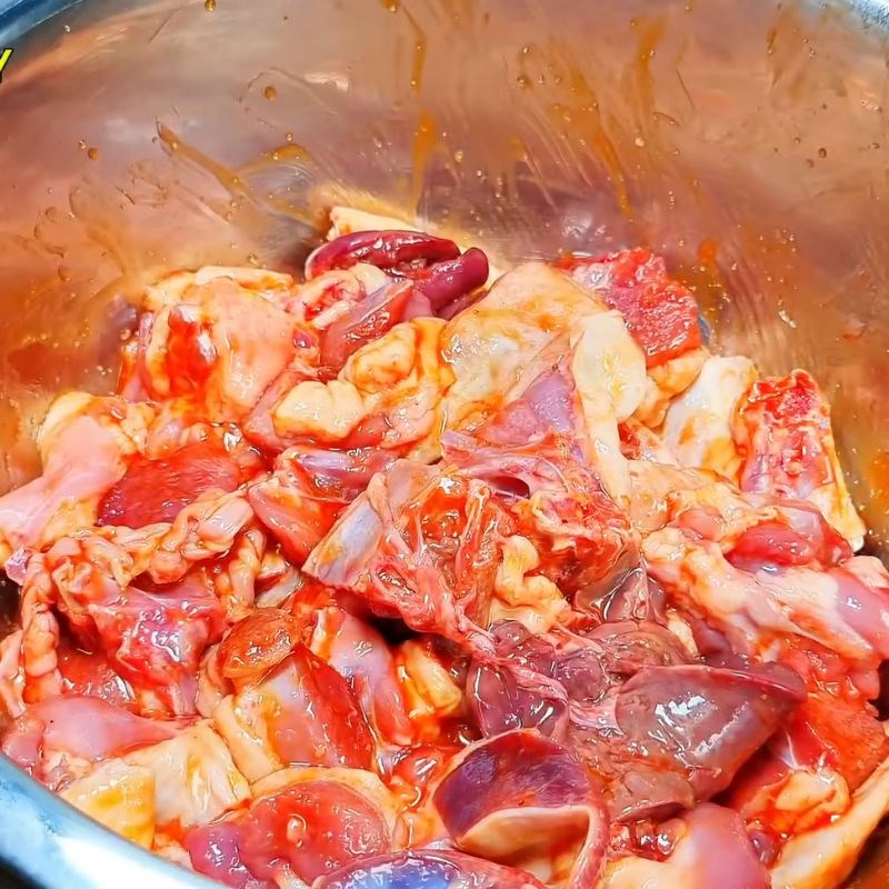 Bước 3 Ướp thịt vịt thấm vị đậm đà vịt nấu khóm