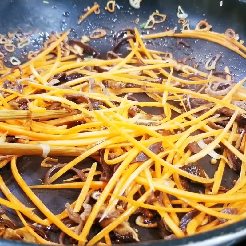 Bước 3 Xào miến Miến xào mộc nhĩ