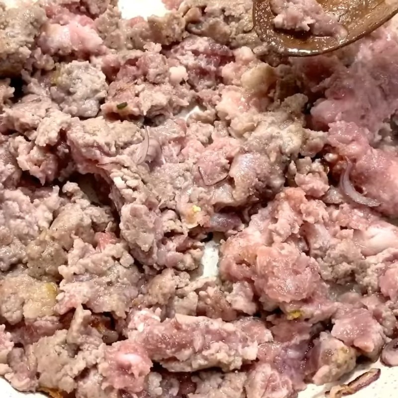 Bước 2 Xào nhân bánh giò đậm đà Bánh giò Hà Nội