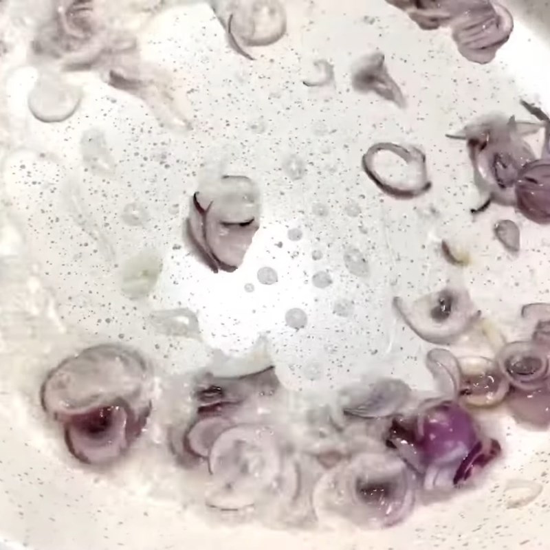 Bước 2 Xào nhân bánh giò đậm đà Bánh giò Hà Nội