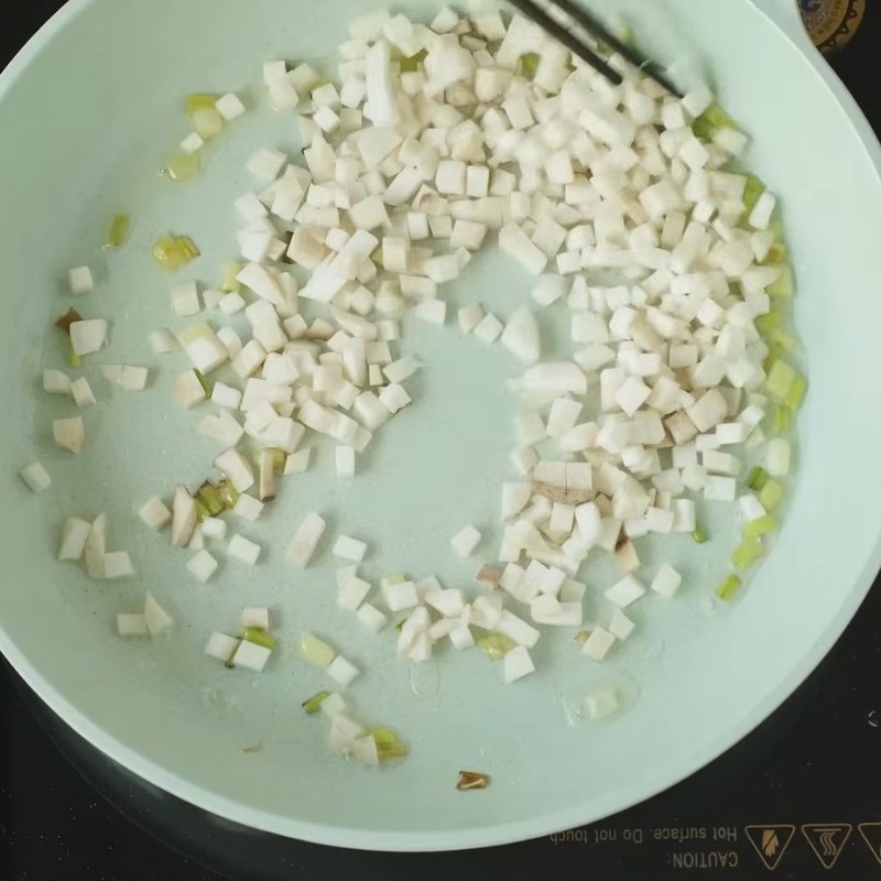 Bước 3 Xào nhân bánh xíu páo thơm lừng Bánh xíu páo Nam Định