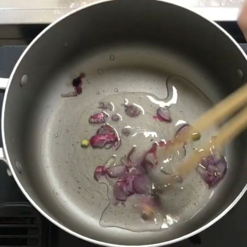 Bước 2 Xào thịt băm và cà chua canh miến