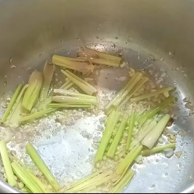 Bước 1 Xào và hầm gà giả cầy miền Tây gà giả cầy miền Tây