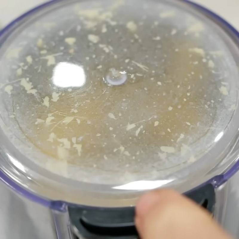 Bước 2 Xay hoặc băm gừng Gừng ngâm mật ong