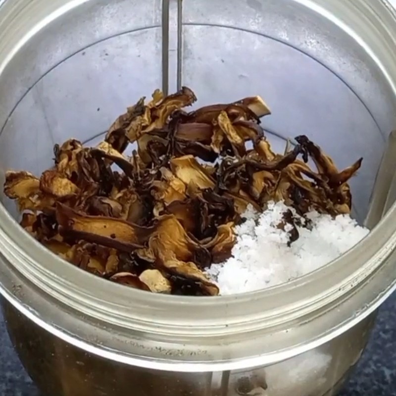 Bước 4 Xay nấm lần 1 và trộn gia vị chay Hạt nêm chay từ nấm đông cô