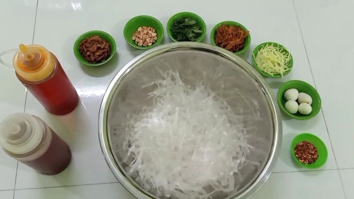 Nguyên liệu món ăn bật mí công thức làm bánh tráng trộn chua ngọt cực ngon để ăn vặt tại nhà