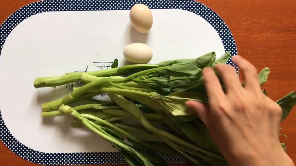 Nguyên liệu món ăn ngồng cải luộc chấm trứng