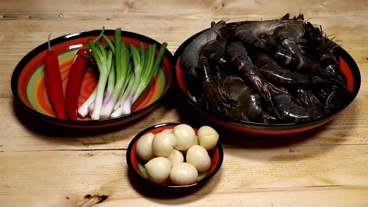 Nguyên liệu món ăn tôm xóc tỏi