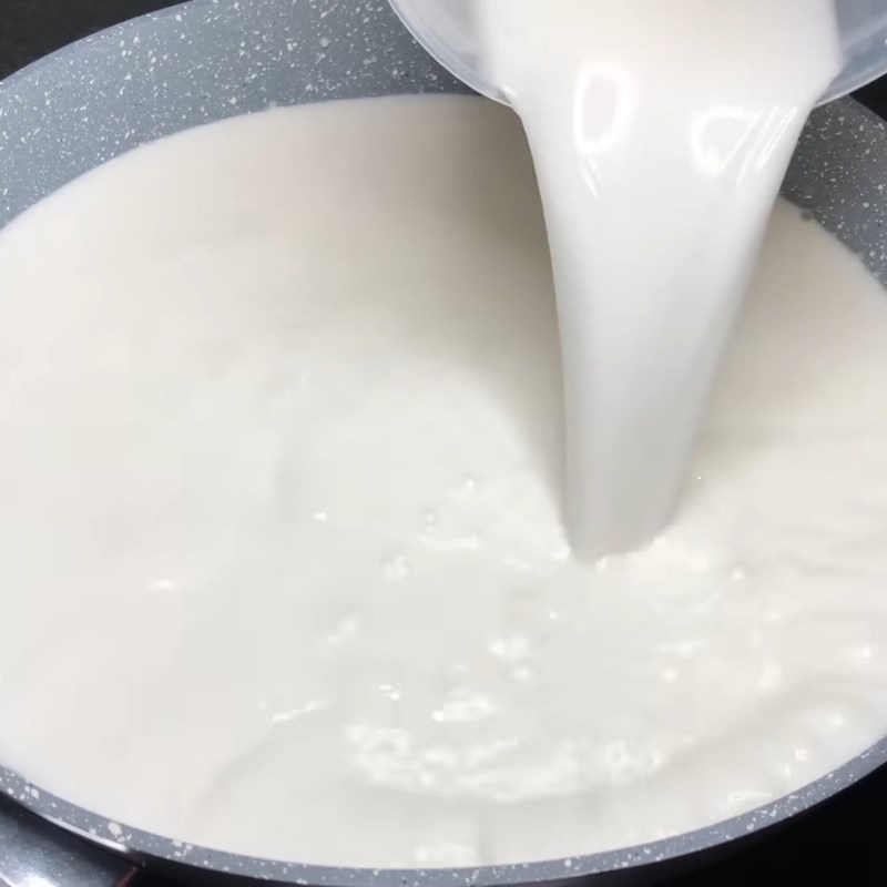 Bước 5 Khuấy bột bánh giò trên bếp Bánh giò