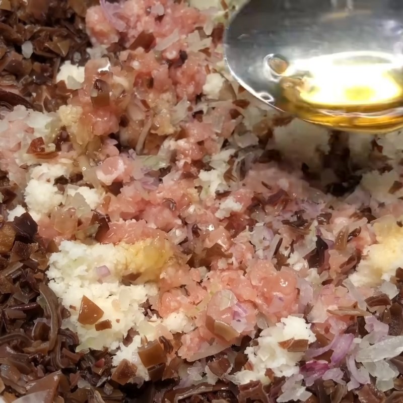 Bước 4 Trộn nhân bánh giò đậm đà Bánh giò