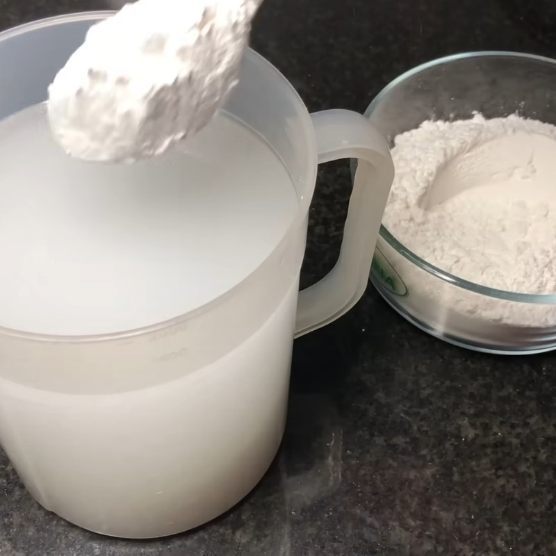 Bước 1 Pha bột bánh giò chuẩn tỷ lệ Bánh giò