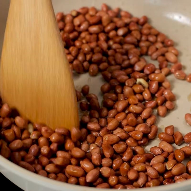 Bước 2 Áo nước mắm đậm đà cho lạc rang lạc rang mặn ngọt