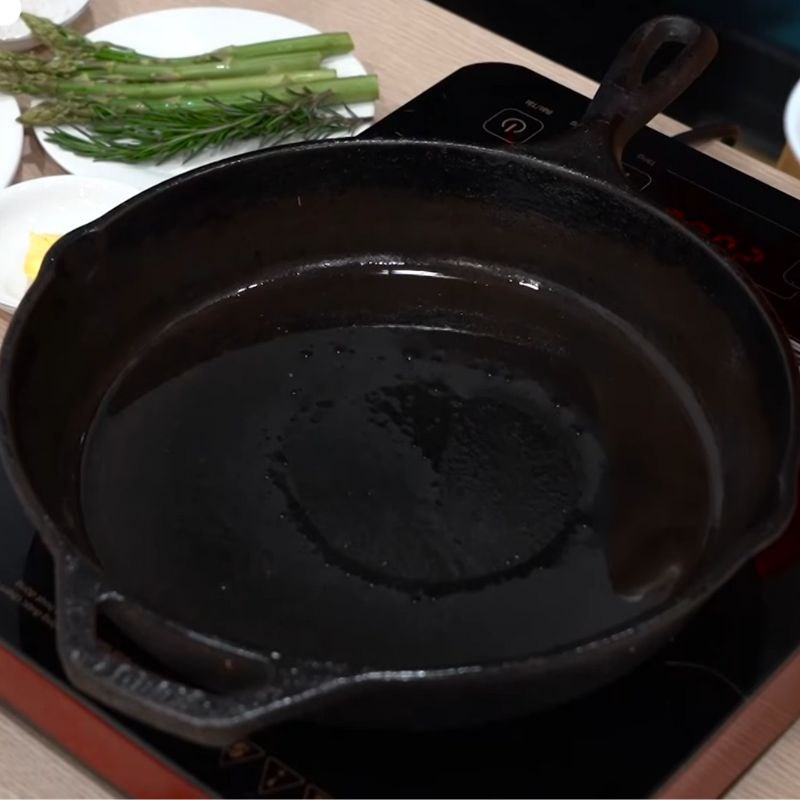 Bước 2 Áp chảo thịt bò trên chảo Thịt bò beefsteak