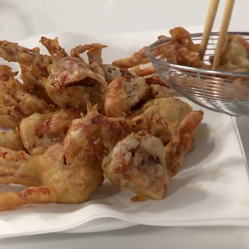 Bước 4 Cách chiên cua lột vàng giòn Cua lột chiên giòn