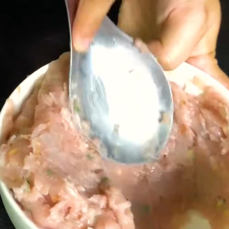 Bước 2 Cách quết chả cá thác lác dai giòn Chả cá thác lác chiên