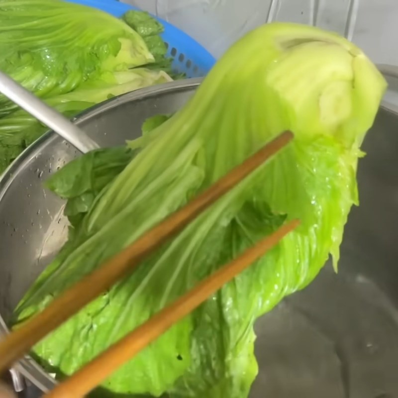 Bước 3 Chần và ủ cải (Bí quyết giúp dưa vàng giòn) Dưa cải muối không cần phơi