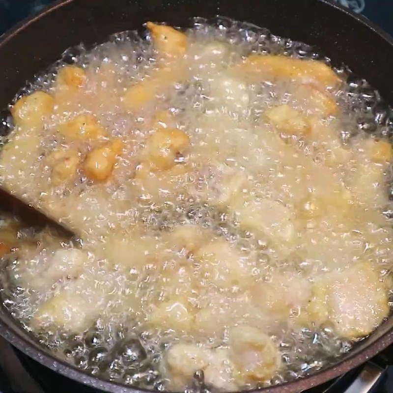 Bước 4 Chiên giòn thịt ba chỉ tẩm bột Thịt ba chỉ tẩm bột chiên giòn
