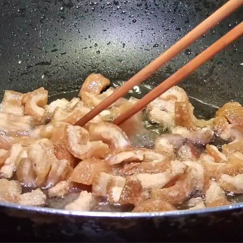 Bước 5 Chiên tóp mỡ da heo giòn rụm tóp mỡ da heo chiên giòn