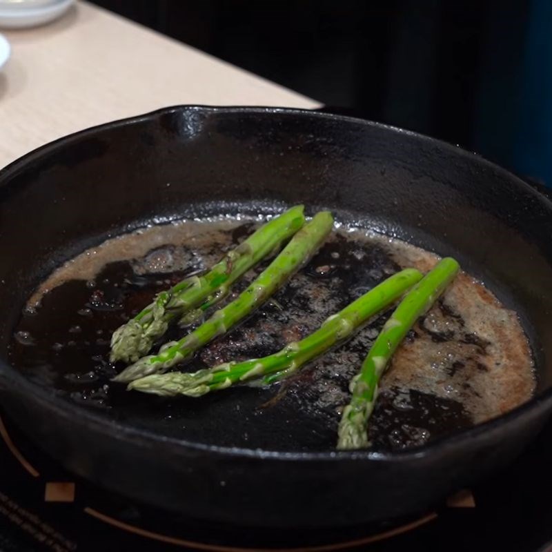 Bước 4 Để thịt nghỉ và chuẩn bị đồ ăn kèm Thịt bò beefsteak