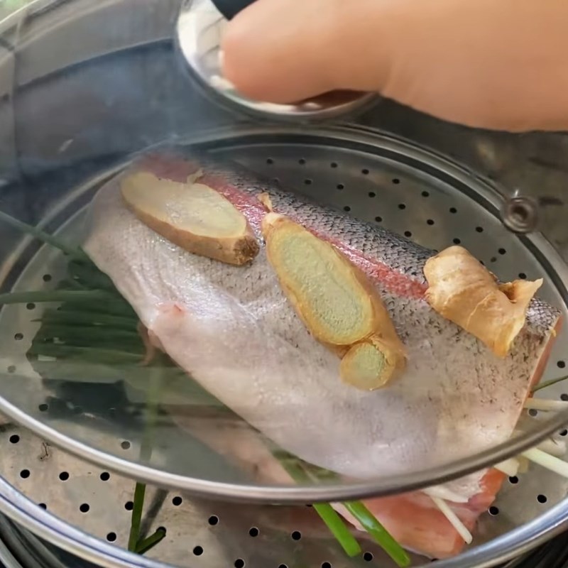 Bước 2 Hấp cá Chà bông cá hồi