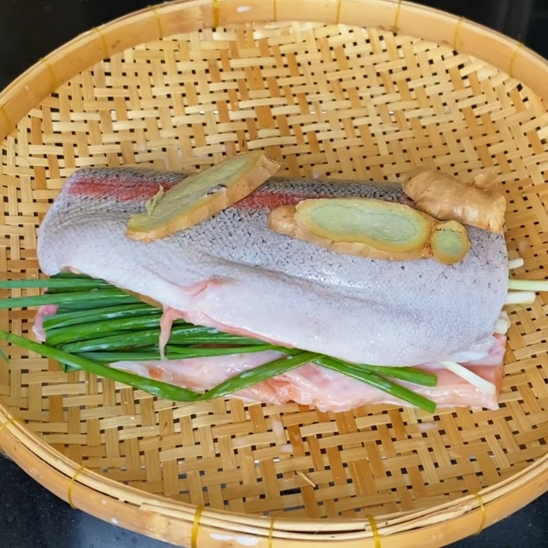 Bước 2 Hấp cá Chà bông cá hồi