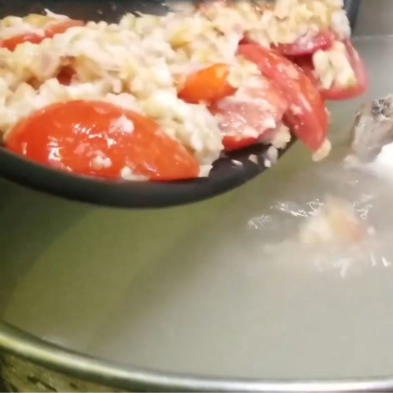 Bước 5 Hoàn thiện nước lẩu cá quả đậm đà lẩu cá quả rau cải