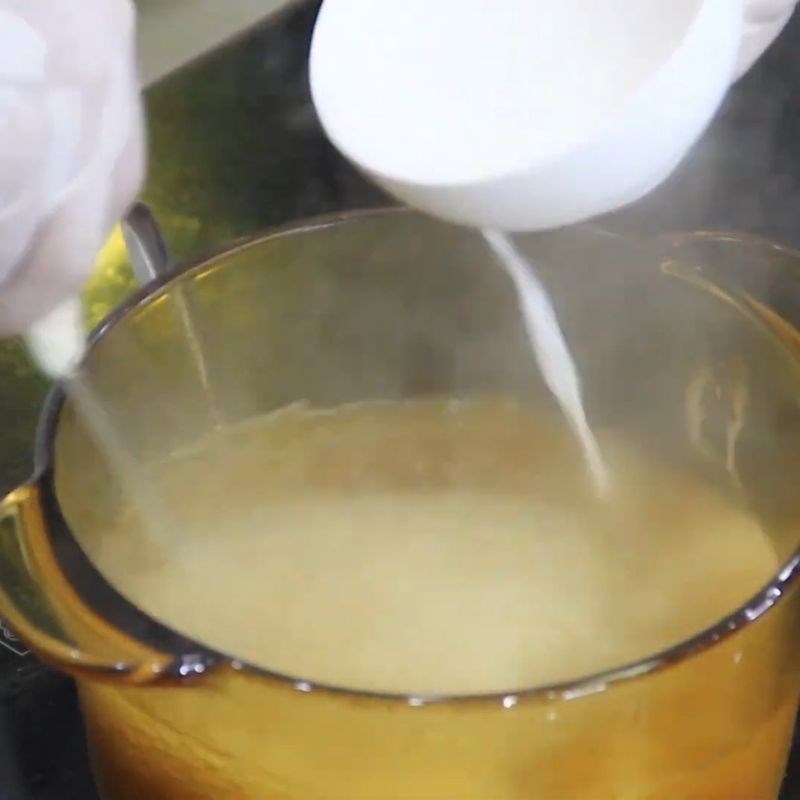 Bước 8 Hoàn thiện nước sốt hầm giò heo Giò heo hầm tóc tiên